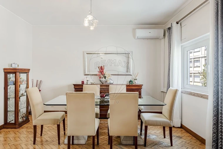 Apartamento T4 para Venda em Penha de França Foto 4