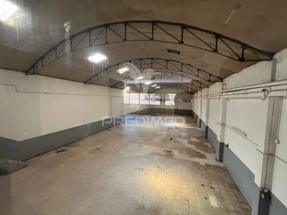 Armazém para Arrendamento em Candoso Santiago e Mascotelos Foto 13