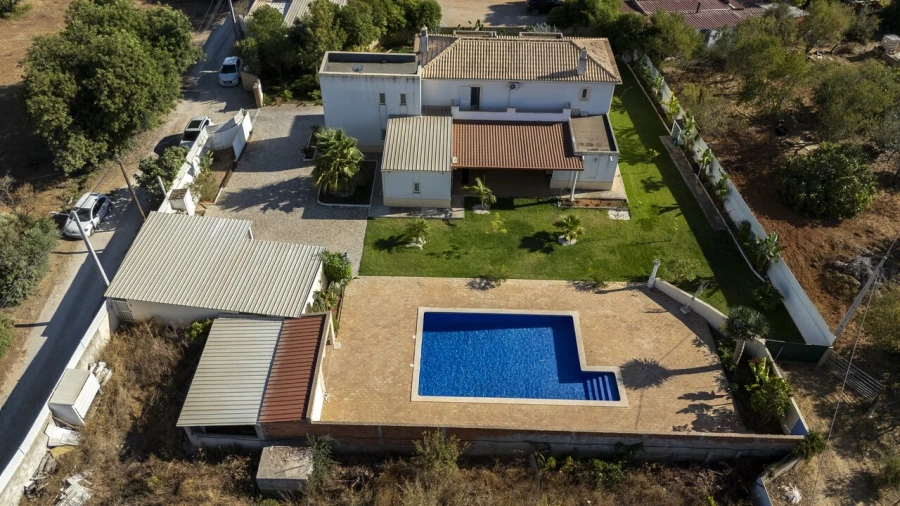 Moradia T3 para Venda em Guia Foto 2