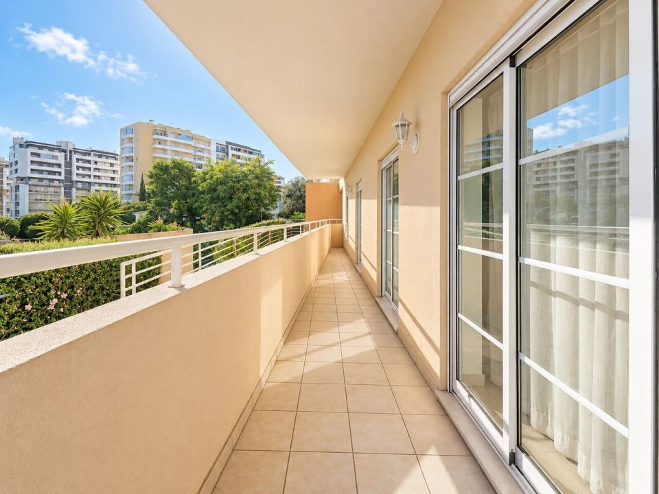 Apartamento T2 para Venda em Portimão Foto 3