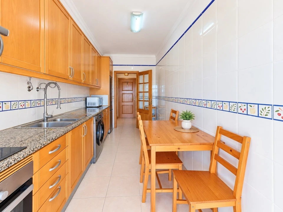 Apartamento T2 para Venda em Portimão Foto 8