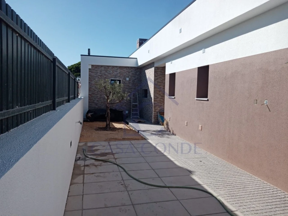 Moradia T4 para Venda em Fernao Ferro Foto 17