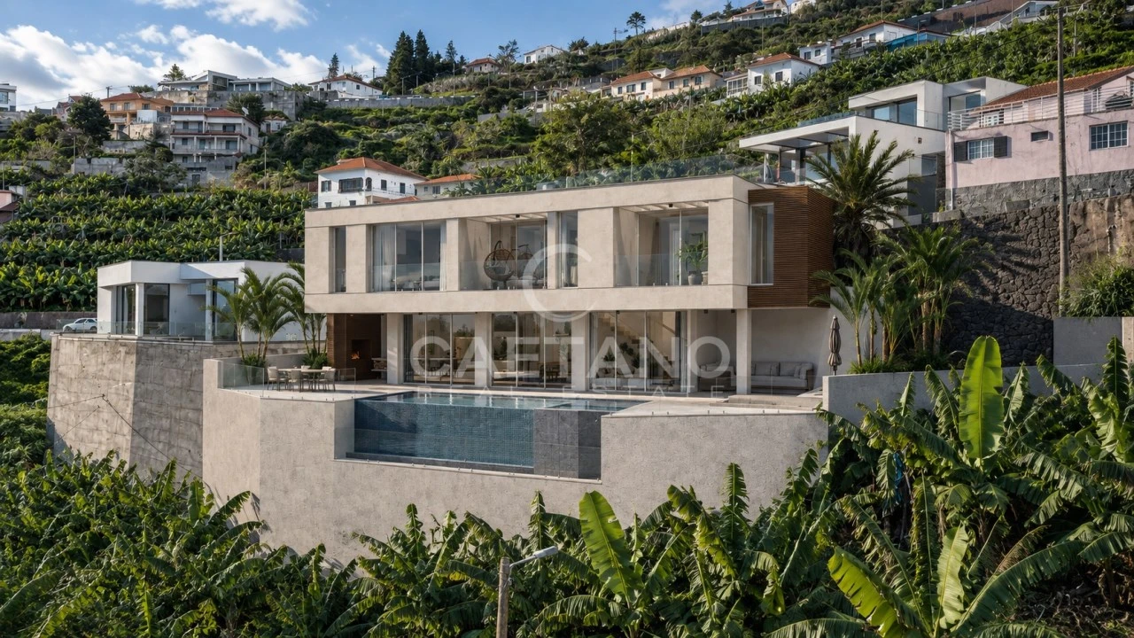 Moradia T4 para Venda em Ribeira Brava Foto 3
