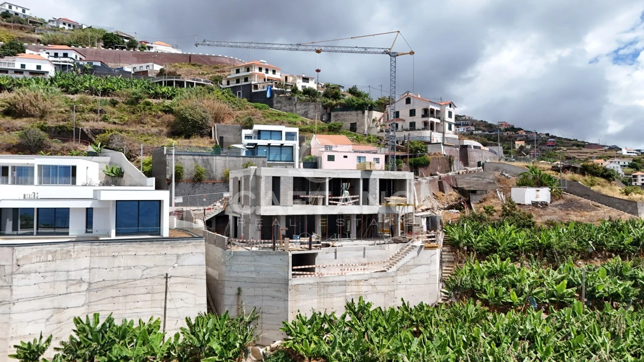 Moradia T4 para Venda em Ribeira Brava Foto 26