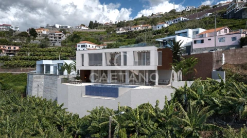 Moradia T4 para Venda em Ribeira Brava