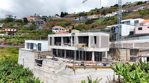 Moradia T4 para Venda em Ribeira Brava