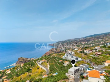Moradia T4 para Venda em Ribeira Brava