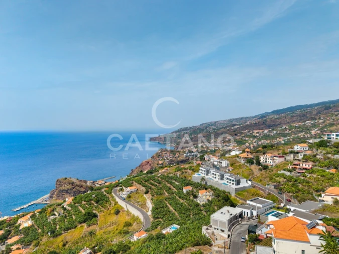 Moradia T4 para Venda em Ribeira Brava Foto 2