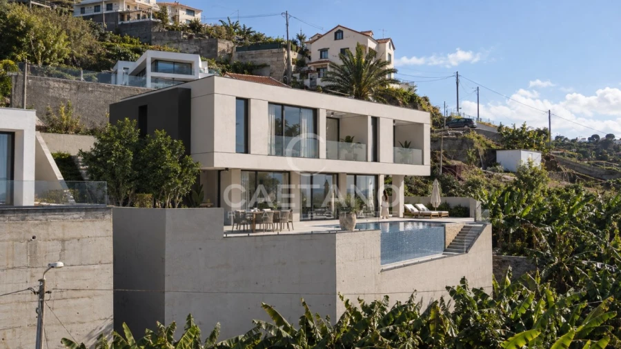 Moradia T4 para Venda em Ribeira Brava