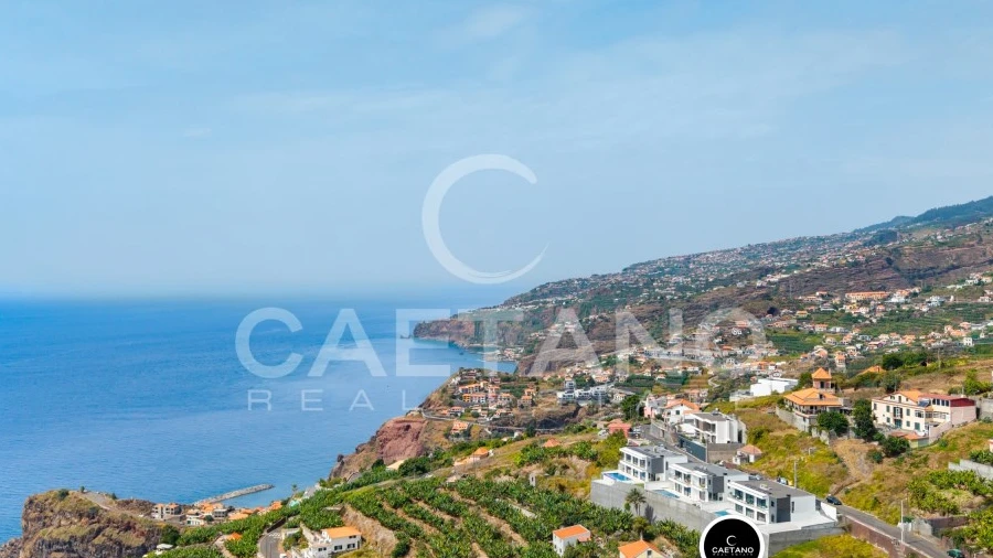 Moradia T4 para Venda em Ribeira Brava