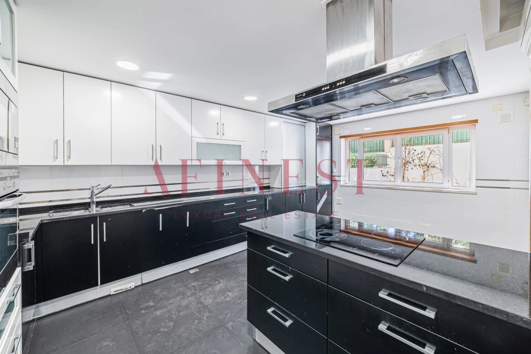 Moradia T4 para Venda em Carcavelos e Parede Foto 5