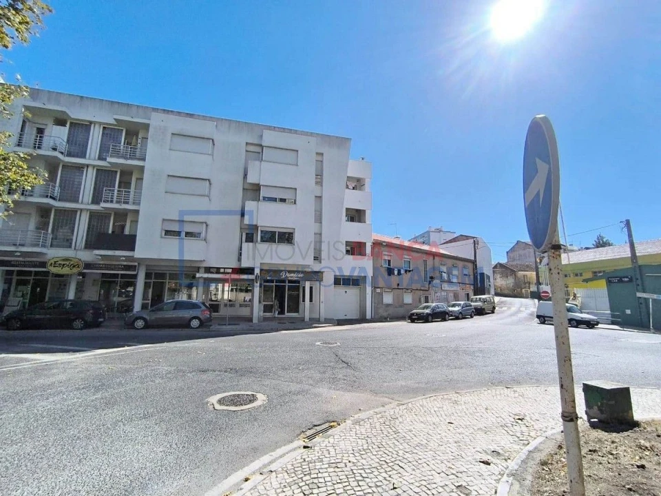 Apartamento T3 para Venda em Santa Iria de Azoia, São João da Talha e Bobadela Foto 8