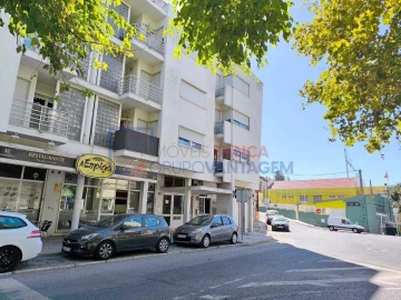 Apartamento T3 para Venda em Santa Iria de Azoia, São João da Talha e Bobadela