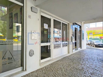 Apartamento T3 para Venda em Santa Iria de Azoia, São João da Talha e Bobadela