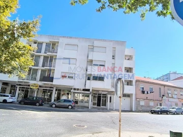 Apartamento T3 para Venda em Santa Iria de Azoia, São João da Talha e Bobadela