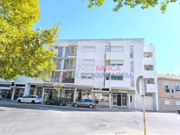 Apartamento T3 para Venda em Santa Iria de Azoia, São João da Talha e Bobadela
