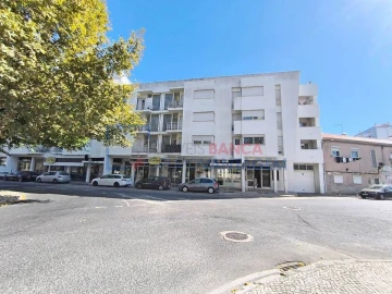 Apartamento T3 para Venda em Santa Iria de Azoia, São João da Talha e Bobadela