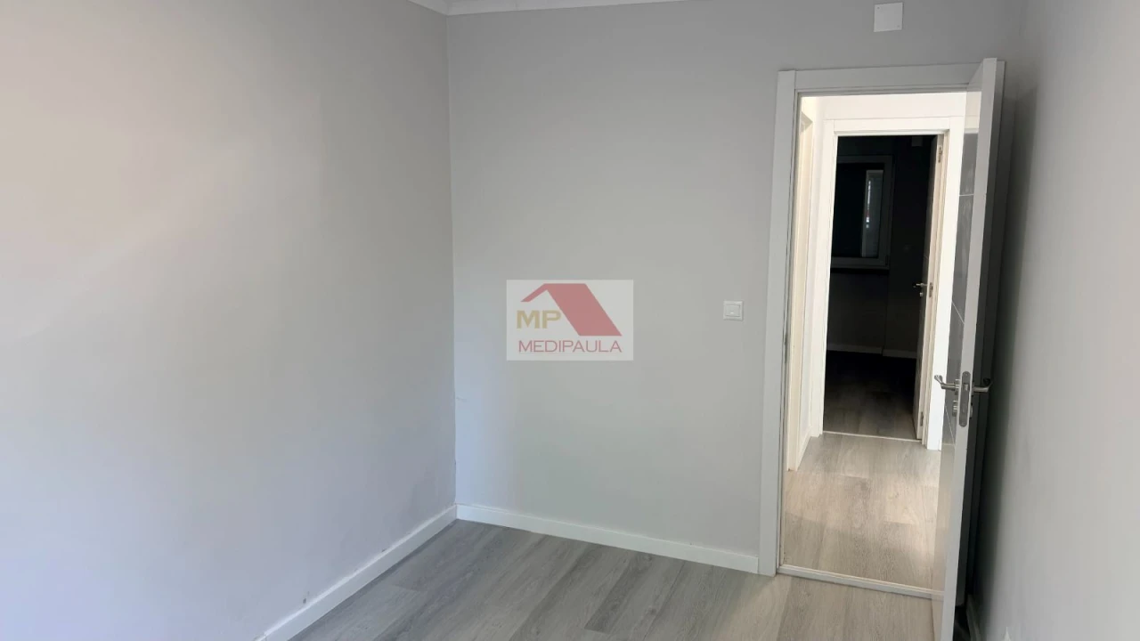 Apartamento T2 para Venda em Benfica Foto 7