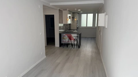 Apartamento T2 para Venda em Benfica