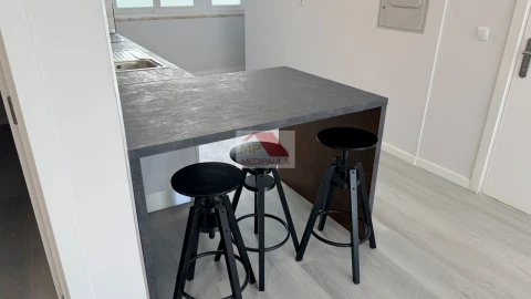 Apartamento T2 para Venda em Benfica
