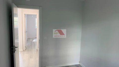Apartamento T2 para Venda em Benfica