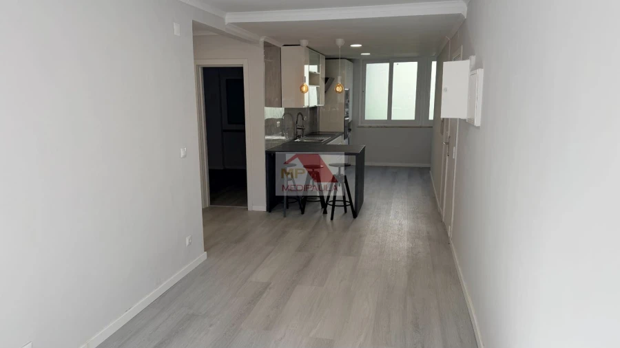 Apartamento T2 para Venda em Benfica Foto 5