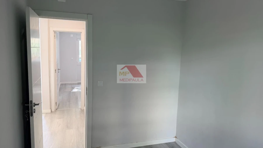 Apartamento T2 para Venda em Benfica Foto 8