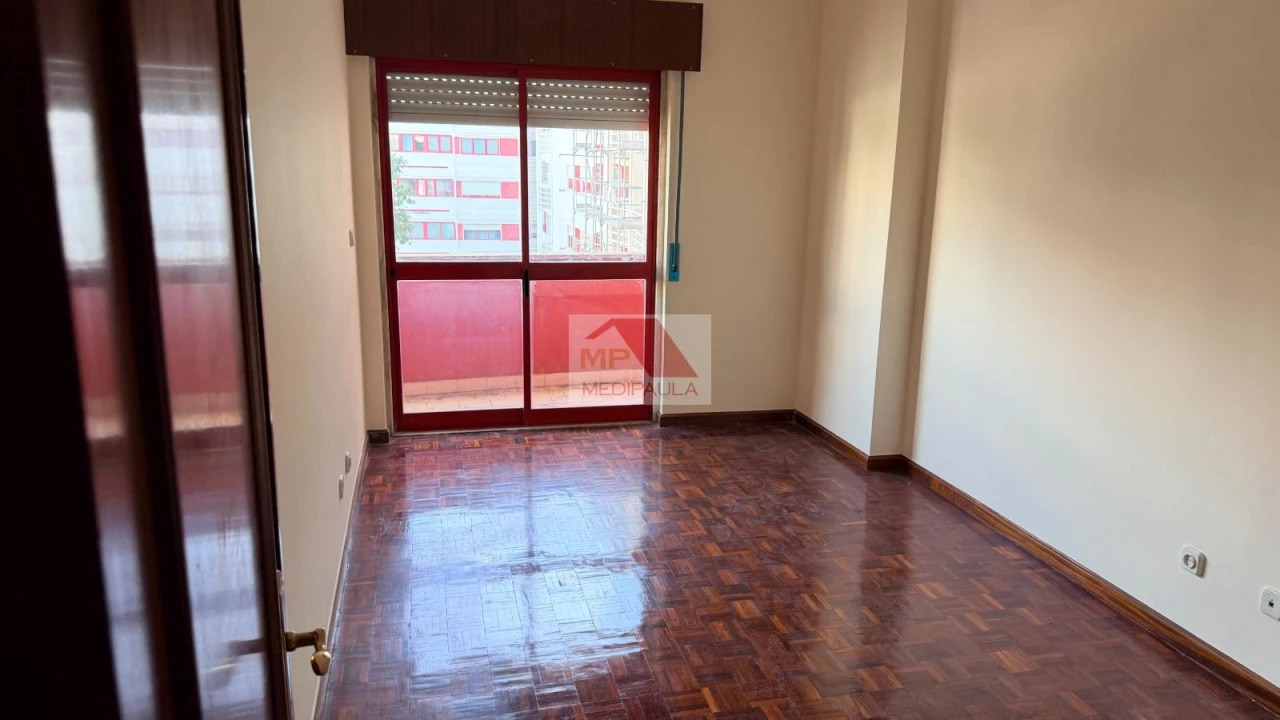 Apartamento T2 para Venda em Algueirão-Mem Martins Foto 6