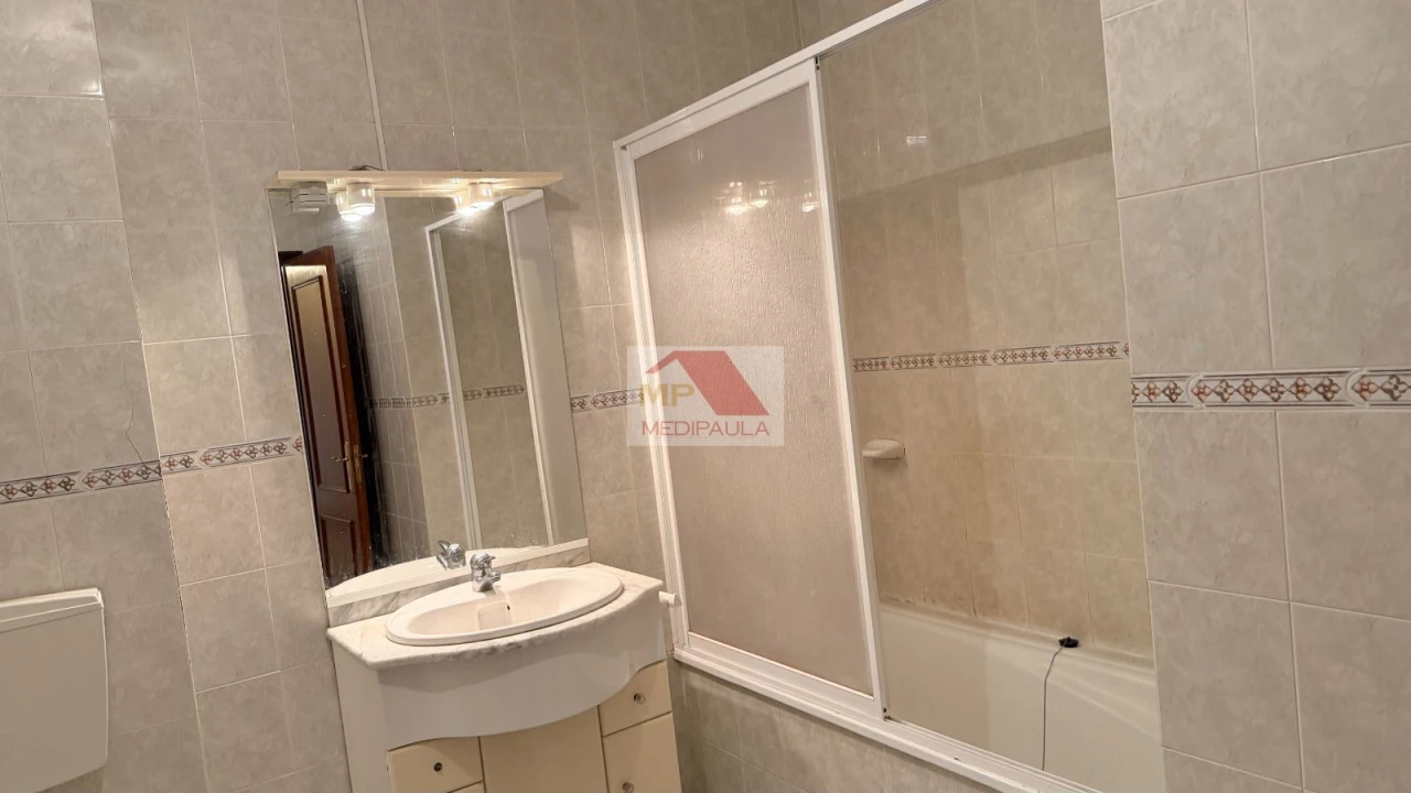 Apartamento T2 para Venda em Algueirão-Mem Martins Foto 11