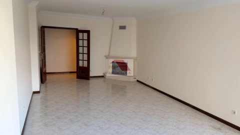 Apartamento T2 para Venda em Algueirão-Mem Martins
