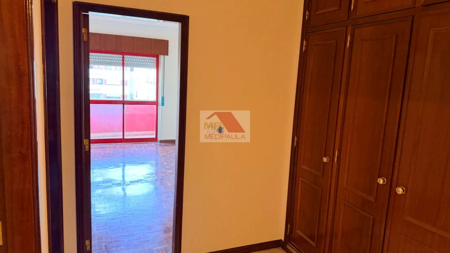 Apartamento T2 para Venda em Algueirão-Mem Martins Foto 5
