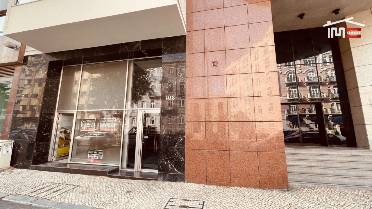 Loja para Arrendamento em Santo António Foto 36