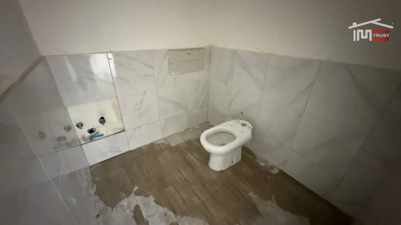 Loja para Arrendamento em Santo António Foto 11