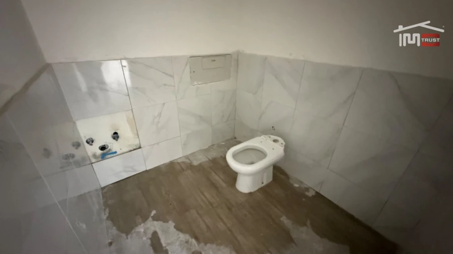 Loja para Arrendamento em Santo António Foto 11