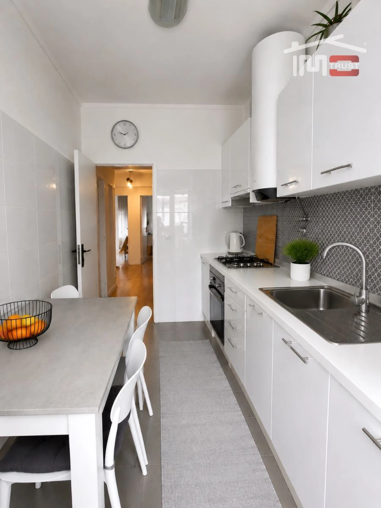 Apartamento T2 para Arrendamento em Mina de Água Foto 8