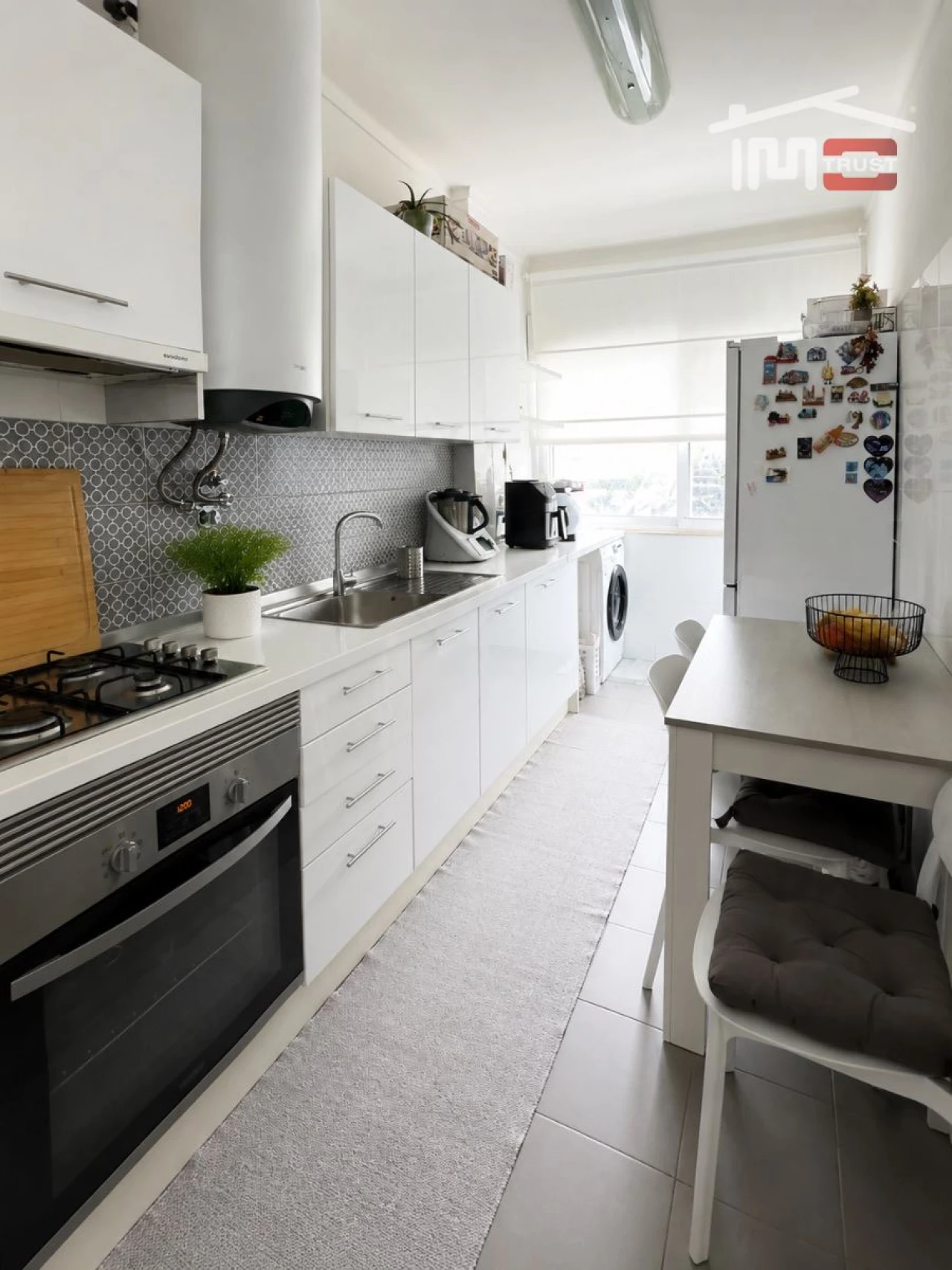 Apartamento T2 para Arrendamento em Mina de Água Foto 9