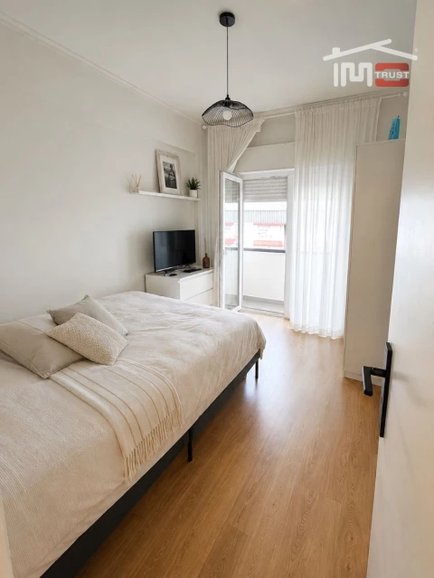 Apartamento T2 para Arrendamento em Mina de Água