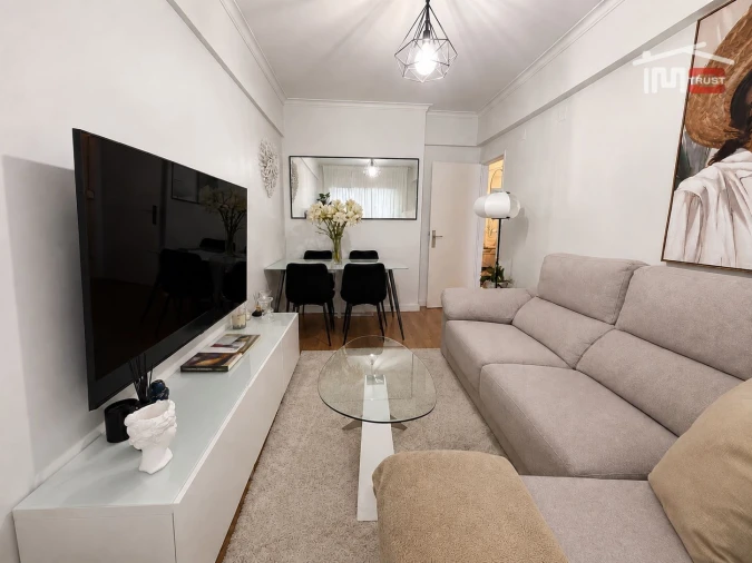 Apartamento T2 para Arrendamento em Mina de Água Foto 5