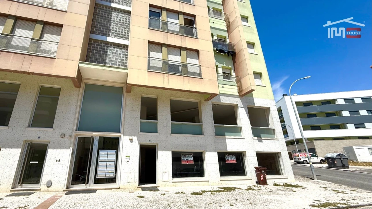 Loja para Venda em Camarate, Unhos e Apelação Foto 1