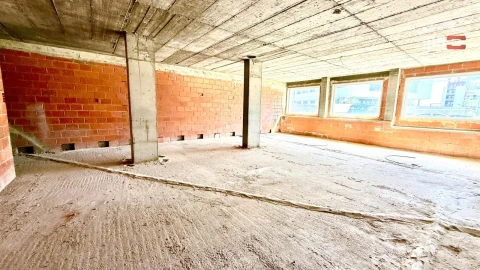 Loja para Venda em Camarate, Unhos e Apelação
