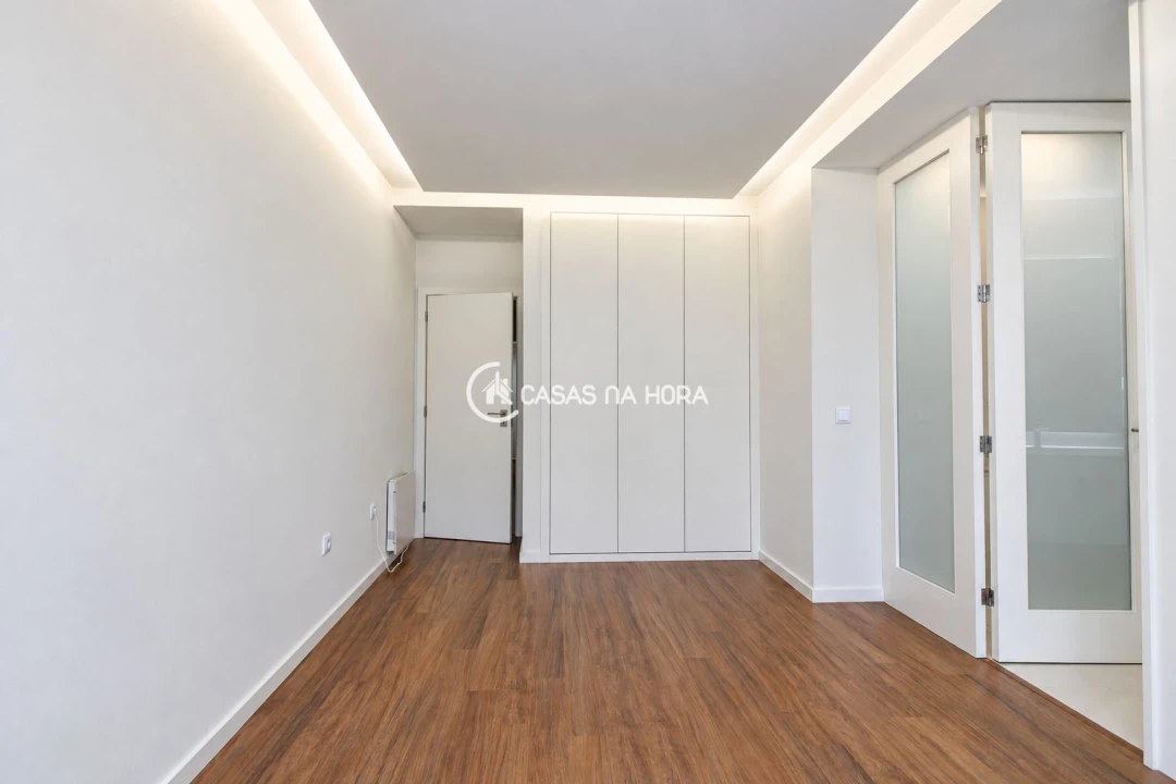 Apartamento T2 para Arrendamento em Lordelo do Ouro e Massarelos Foto 2