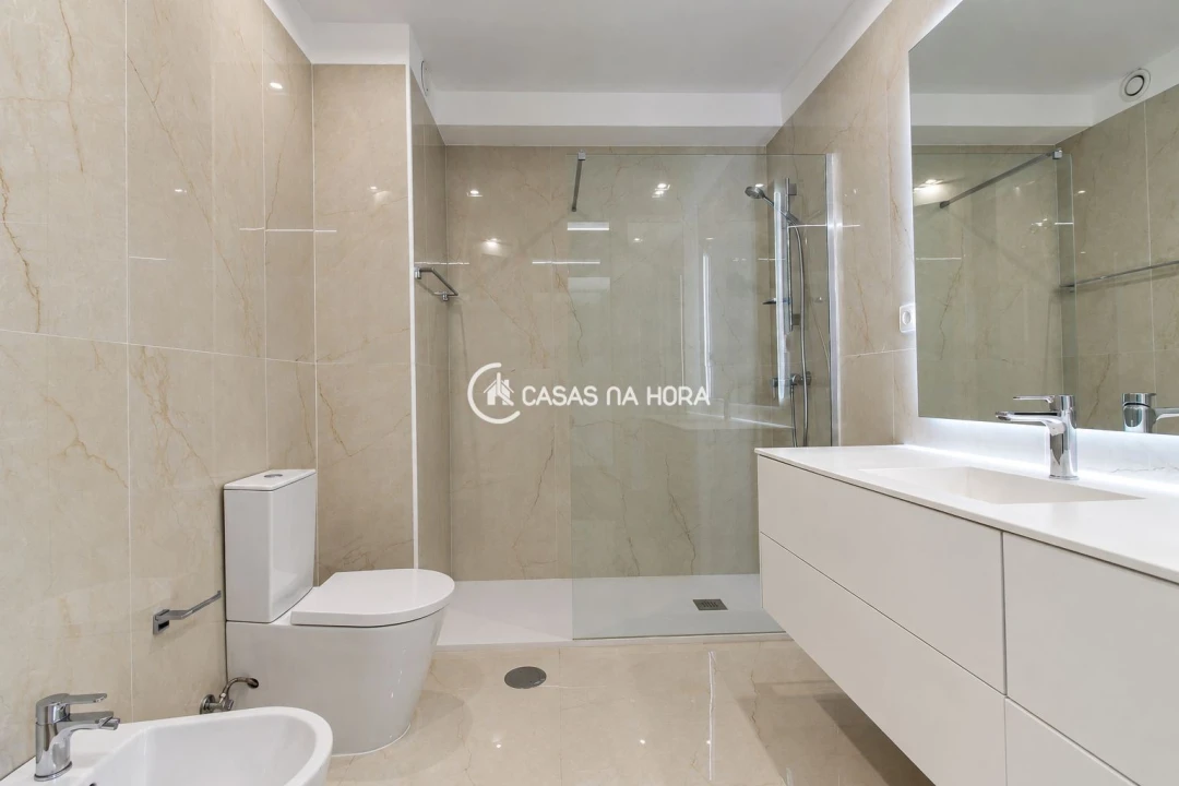 Apartamento T2 para Arrendamento em Lordelo do Ouro e Massarelos Foto 4