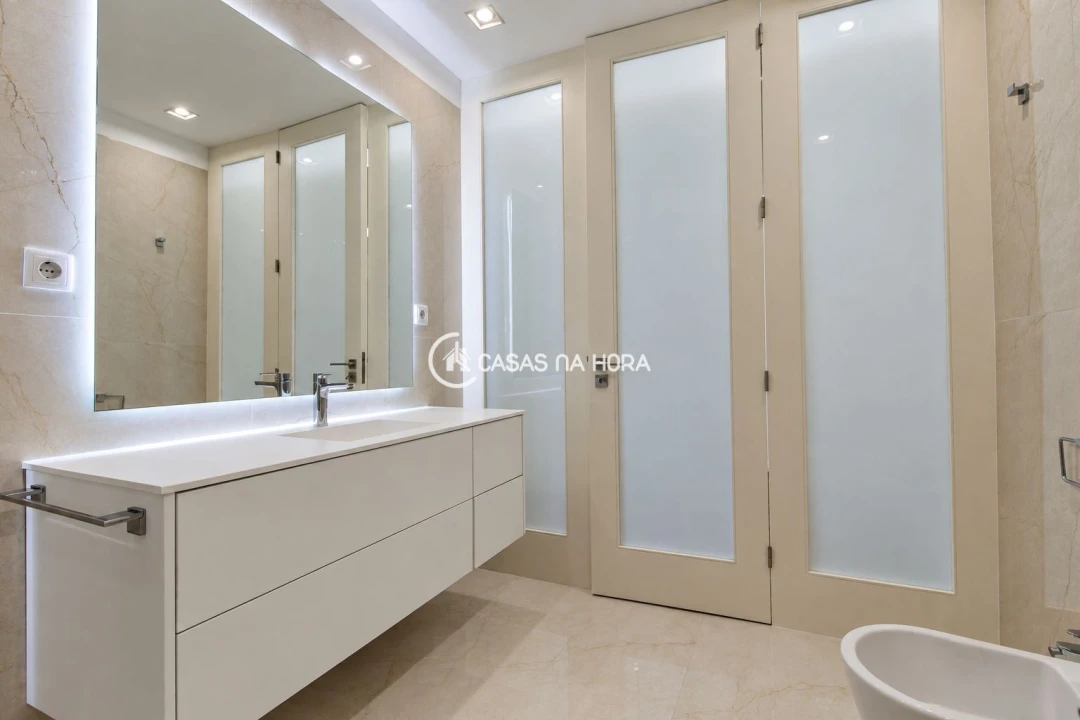 Apartamento T2 para Arrendamento em Lordelo do Ouro e Massarelos Foto 9