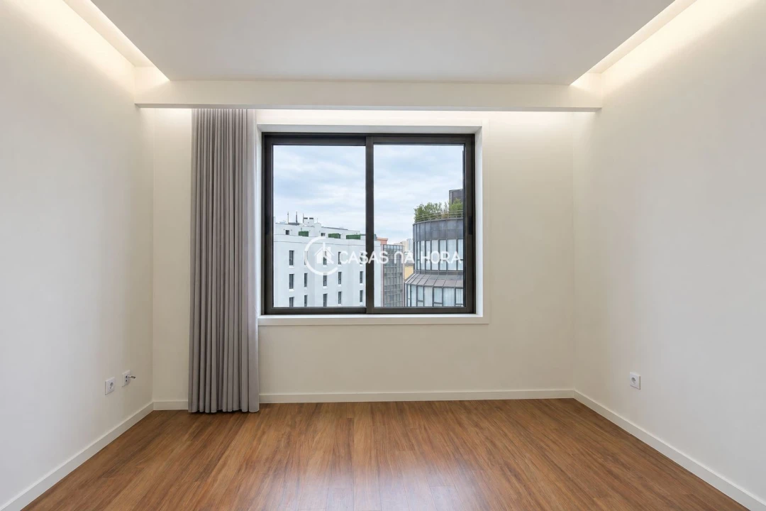 Apartamento T2 para Arrendamento em Lordelo do Ouro e Massarelos Foto 19