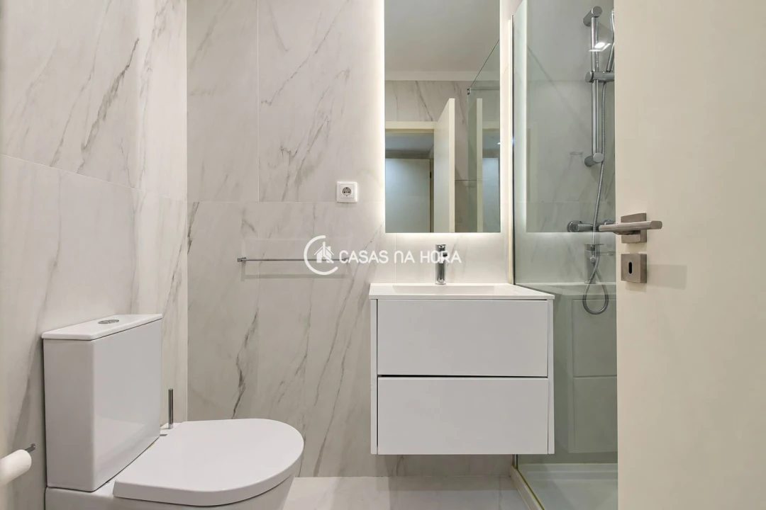 Apartamento T2 para Arrendamento em Lordelo do Ouro e Massarelos Foto 20