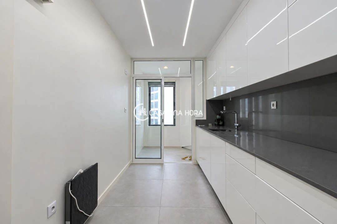 Apartamento T2 para Arrendamento em Lordelo do Ouro e Massarelos Foto 23