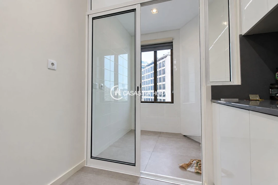 Apartamento T2 para Arrendamento em Lordelo do Ouro e Massarelos Foto 29