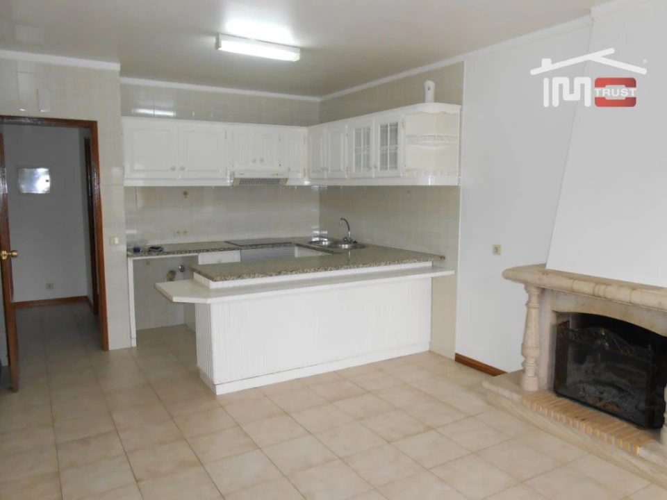 Apartamento T2 para Arrendamento em Fatima Foto 2