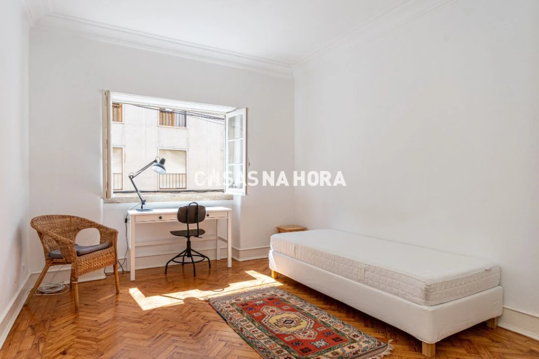 Apartamento T2 para Arrendamento em Campolide Foto 3