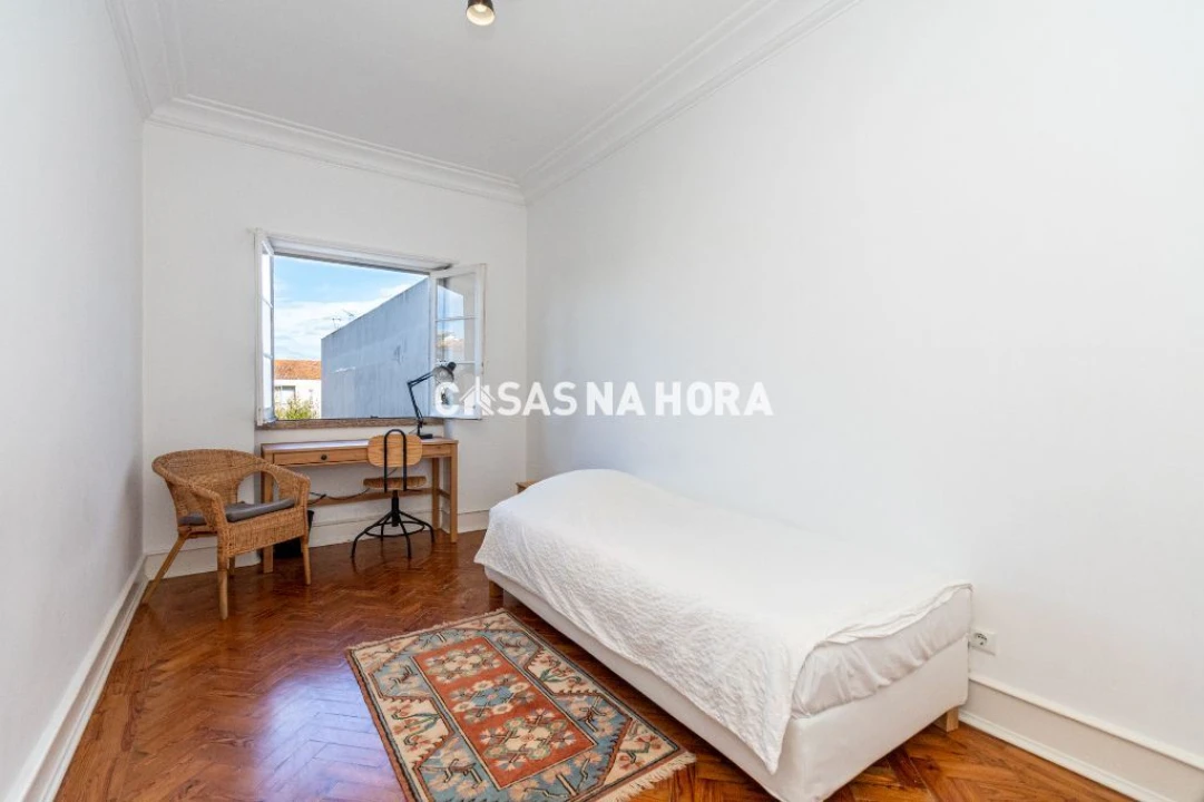 Apartamento T2 para Arrendamento em Campolide Foto 7
